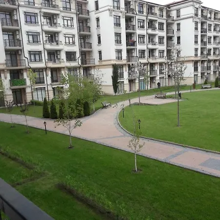 Aivazovsky Park Center Apartment *